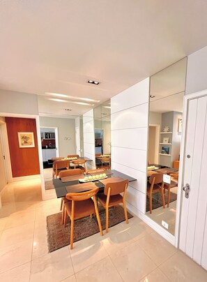 Dining - LEBLON / CLEAN AND SOPHISTICATED DESIGN, BEST LOCATION, MODERN CONDOMINIUM  (Rio de janeiro)
