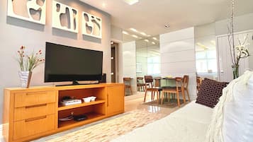 2 quartos, cofres nos quartos, escrivaninha