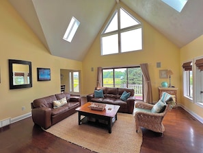 TV, fireplace, DVD player, stereo