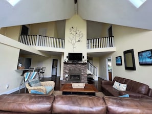 TV, fireplace, DVD player, stereo