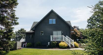 Luxury Home On Hutchins Lake Near Saugatuck, Douglas, Fennville & Lake Michigan