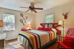 7 habitaciones, tabla de planchar con plancha, cuna de viaje y wifi 