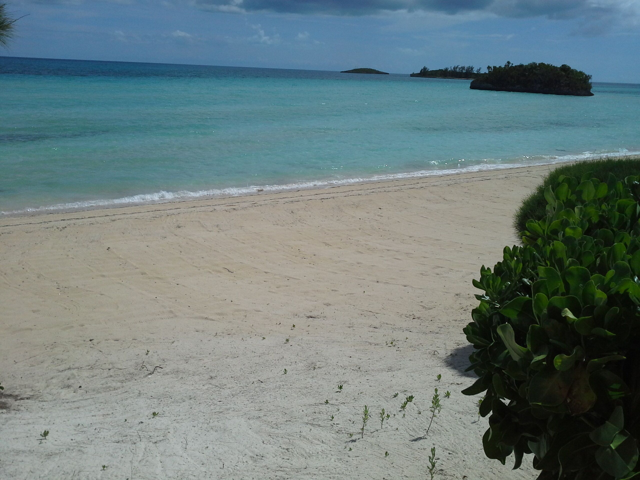 Our sandy beach looking out to the Pineapple Cays 