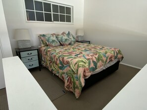 1 sovrum, strykjärn/strykbräda, internet och sängkläder