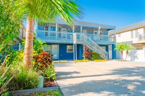 Exterior - Casa Malbec A - Walk to the beach - WiFi (South Padre Island)