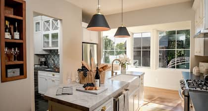 The Banks House, Upscale 3BD/3BA Home,10 Min Walk to World Class Downtown Napa