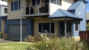 Exterior - Escape@EIGHT - Smiths Beach (Smiths Beach)