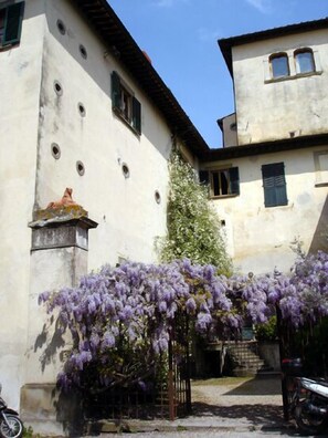 Exterior - Florence 240sqm Luxurious apt in Villa, breathtaking views, garden, swimmingpool (Bagno a Ripoli)