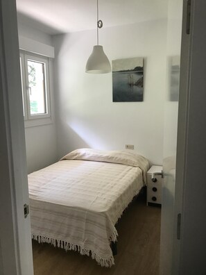 4 bedrooms, iron/ironing board, free WiFi, bed sheets - Entire villa with pool and amazing views (Plentzia)