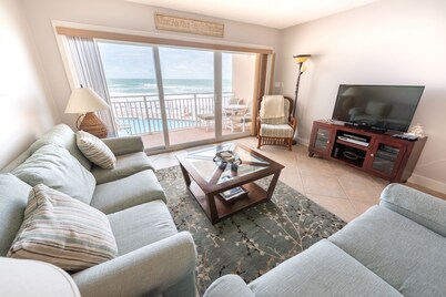 Beachfront 2BR Condo w/ Balcony & Heated Pool, Unit 224