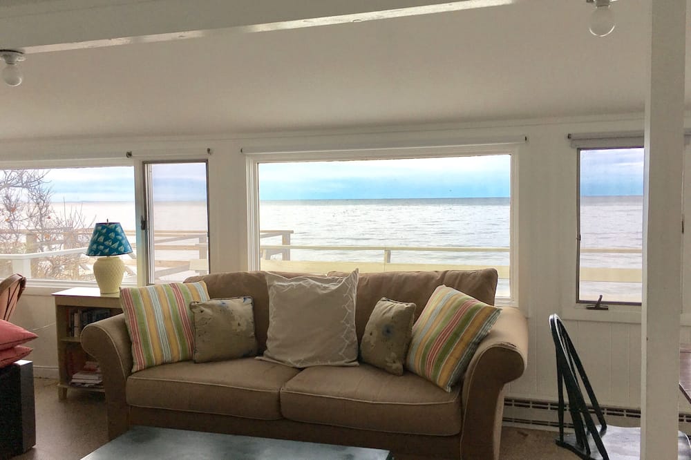 3-Bedroom Oceanfront Cottage on Private Beach