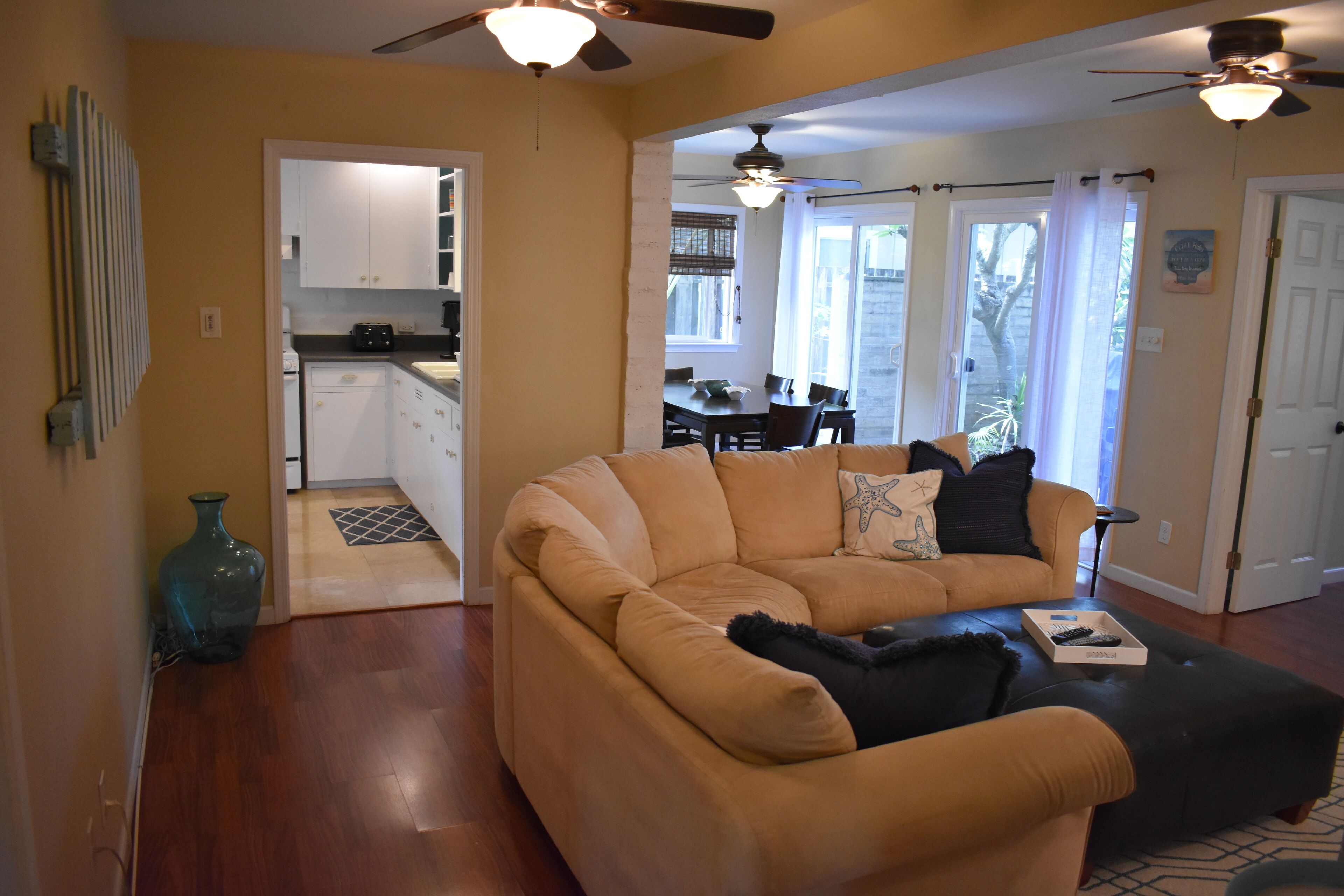 Smart TV, DVD player, books, stereo