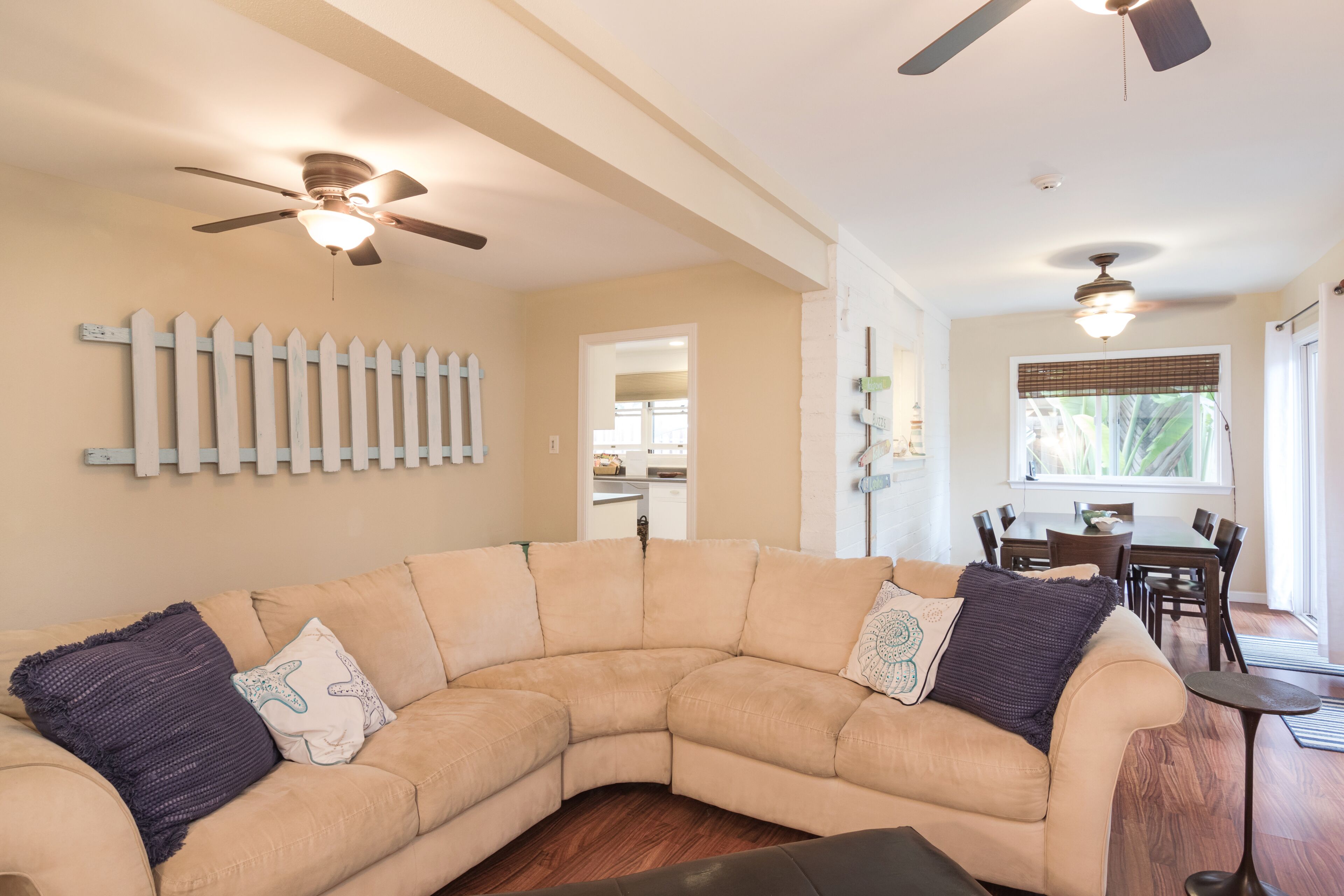 Smart TV, DVD player, books, stereo