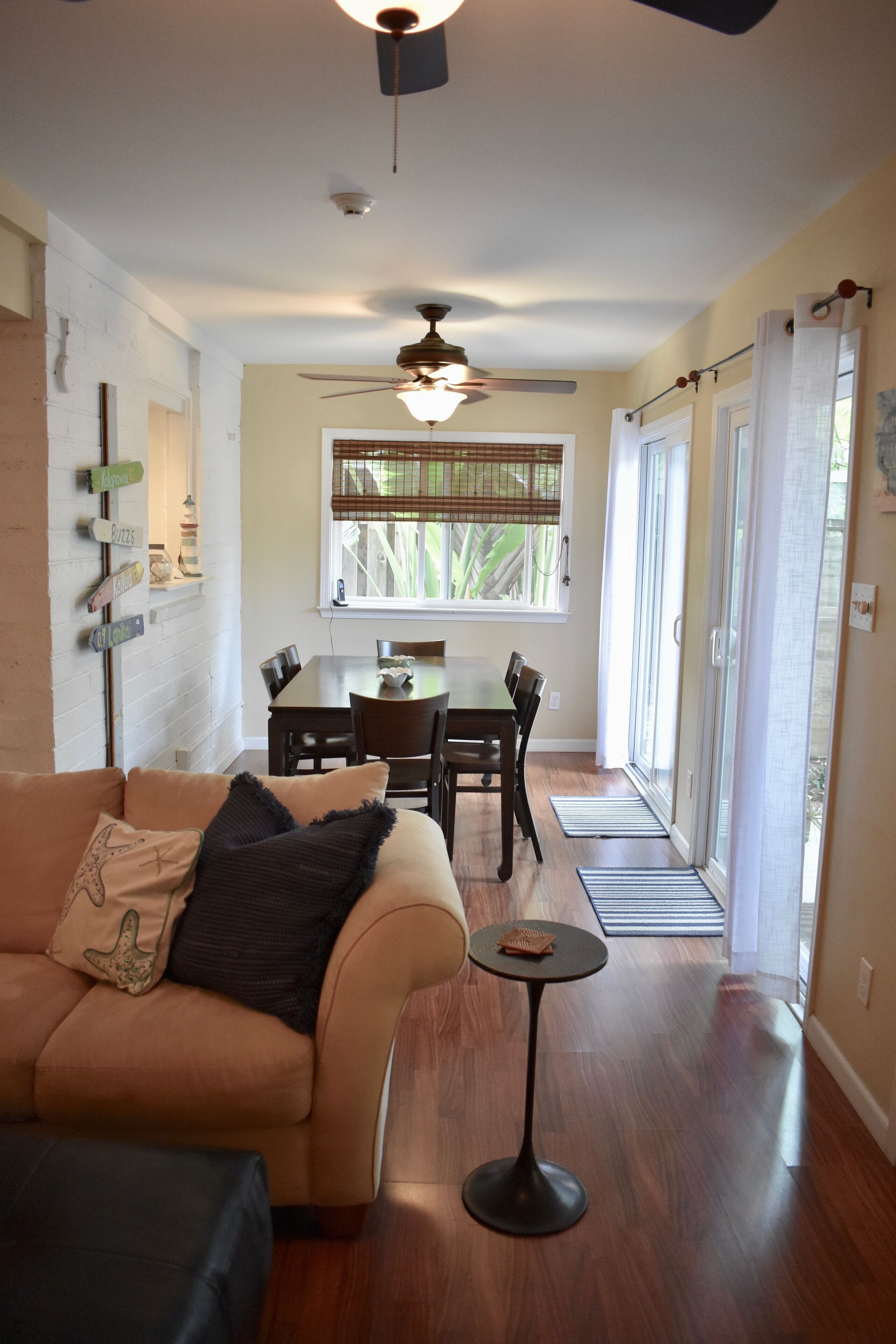 Smart TV, DVD player, books, stereo