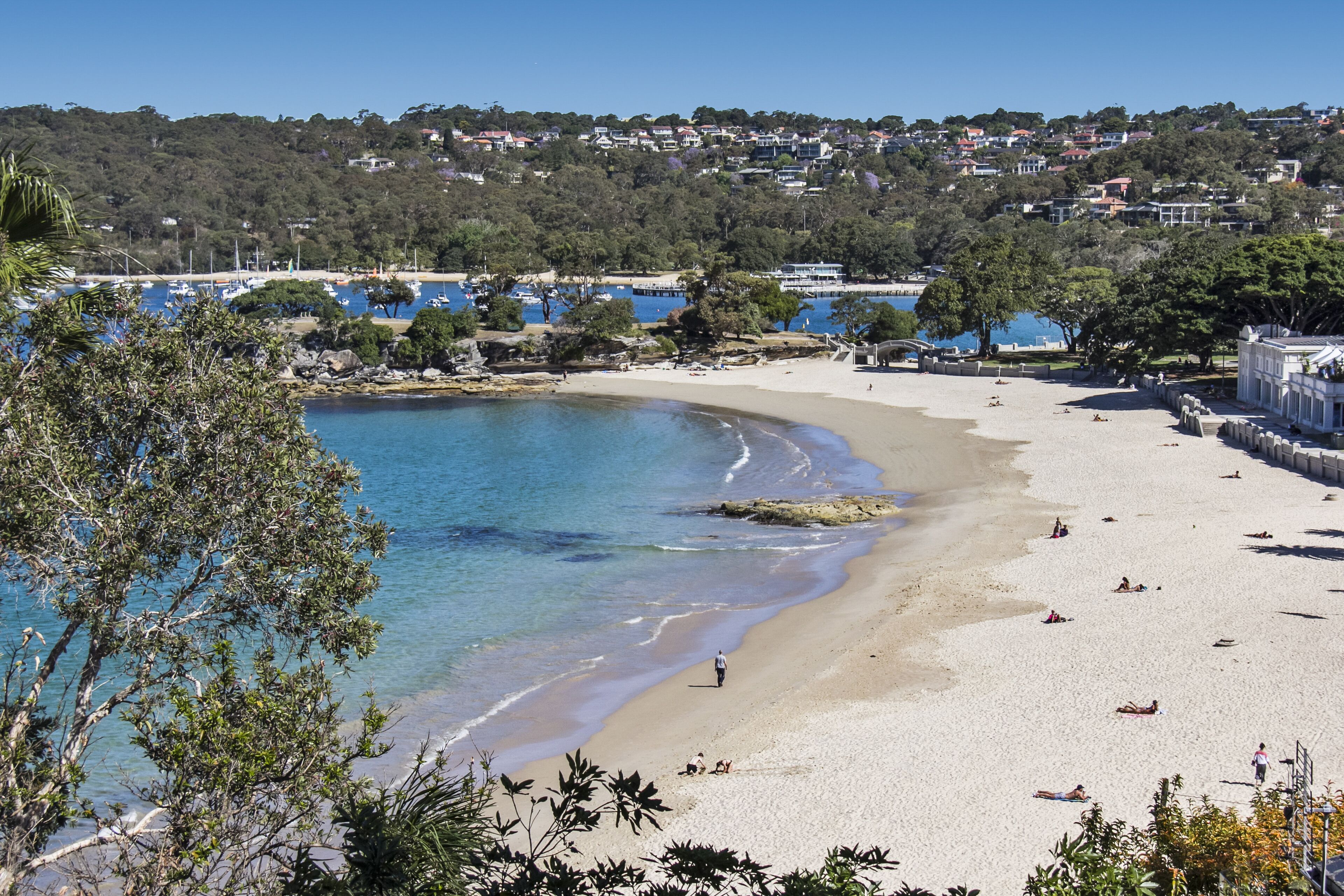Balmoral Beachfront 2BR Apt, direct beach access, pets considered.