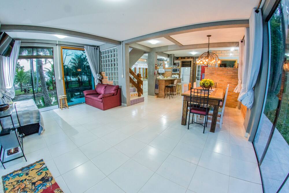 Excellent for relaxing, events and enjoying nature!