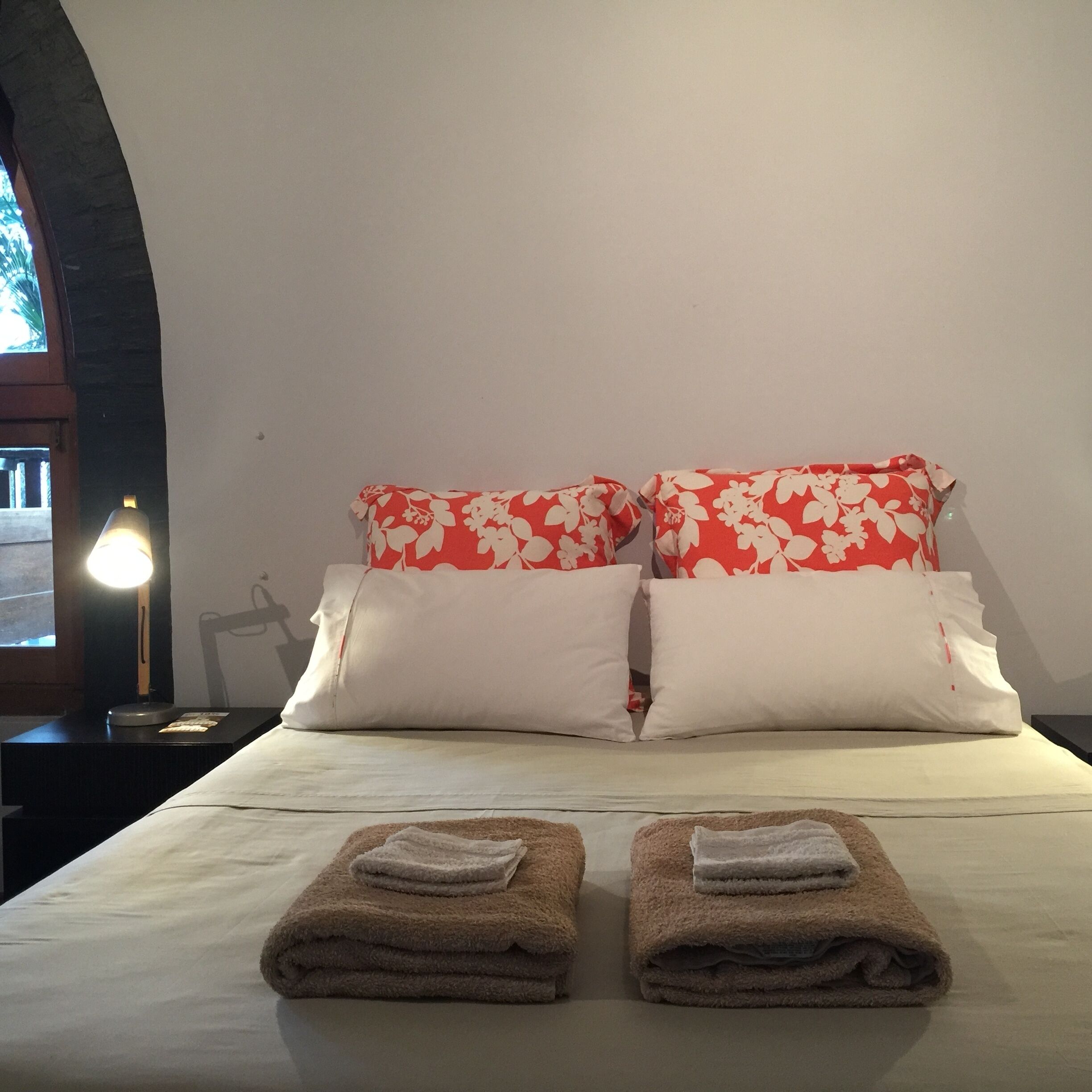 Queen size bed of front bed room