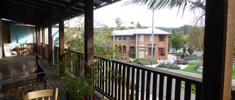 تناول الطعام بالخارج