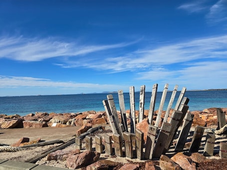 Beach. Esperance Ocean Escape