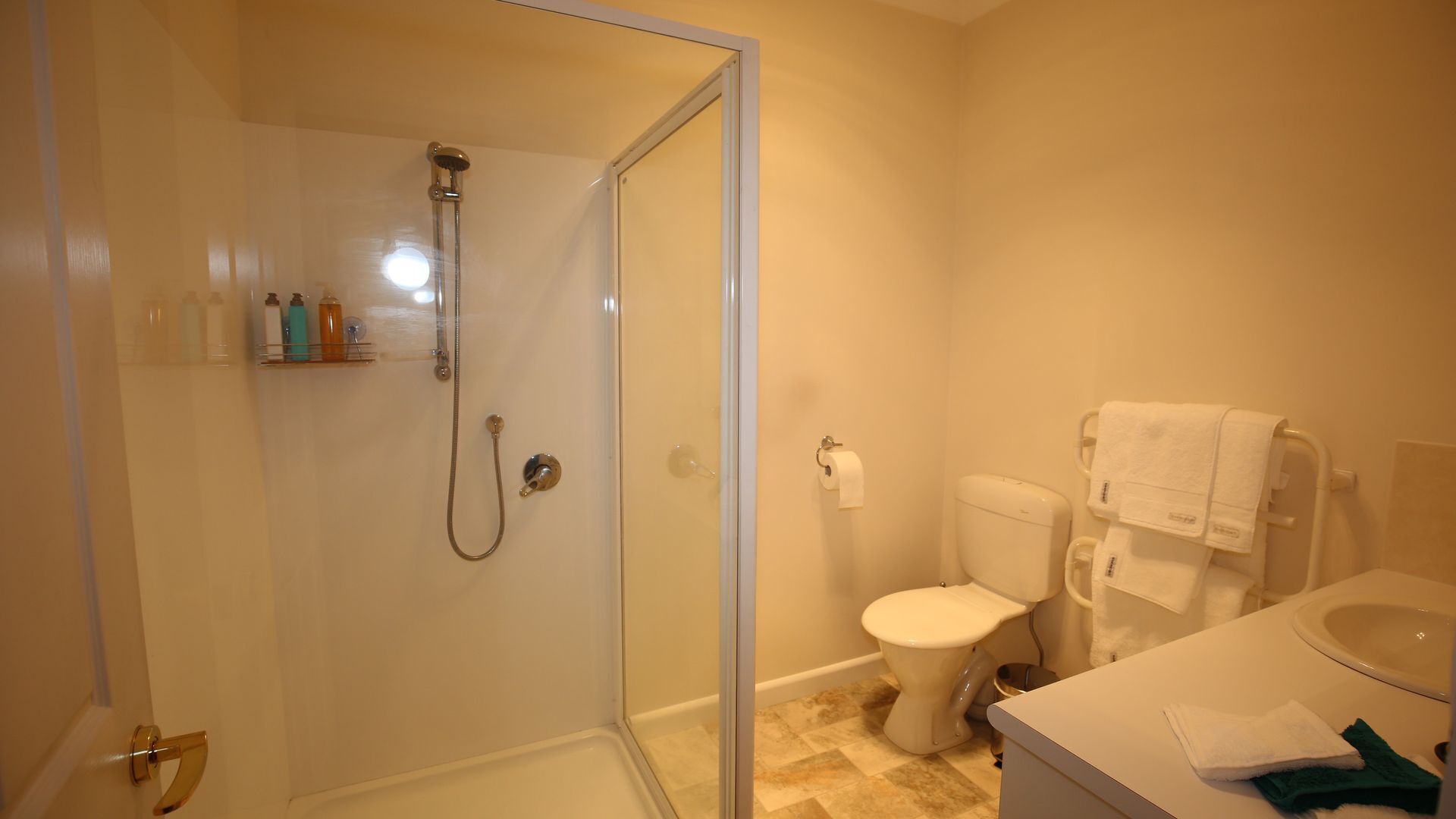 Apartment on the edge — image 12