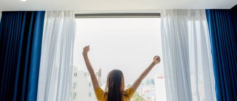 Kamar, kamar terhubung | Minibar, meja kerja, kedap suara, dan Wi-Fi gratis