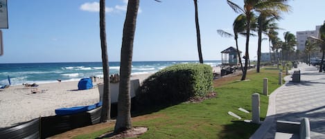 Beach nearby, sun-loungers