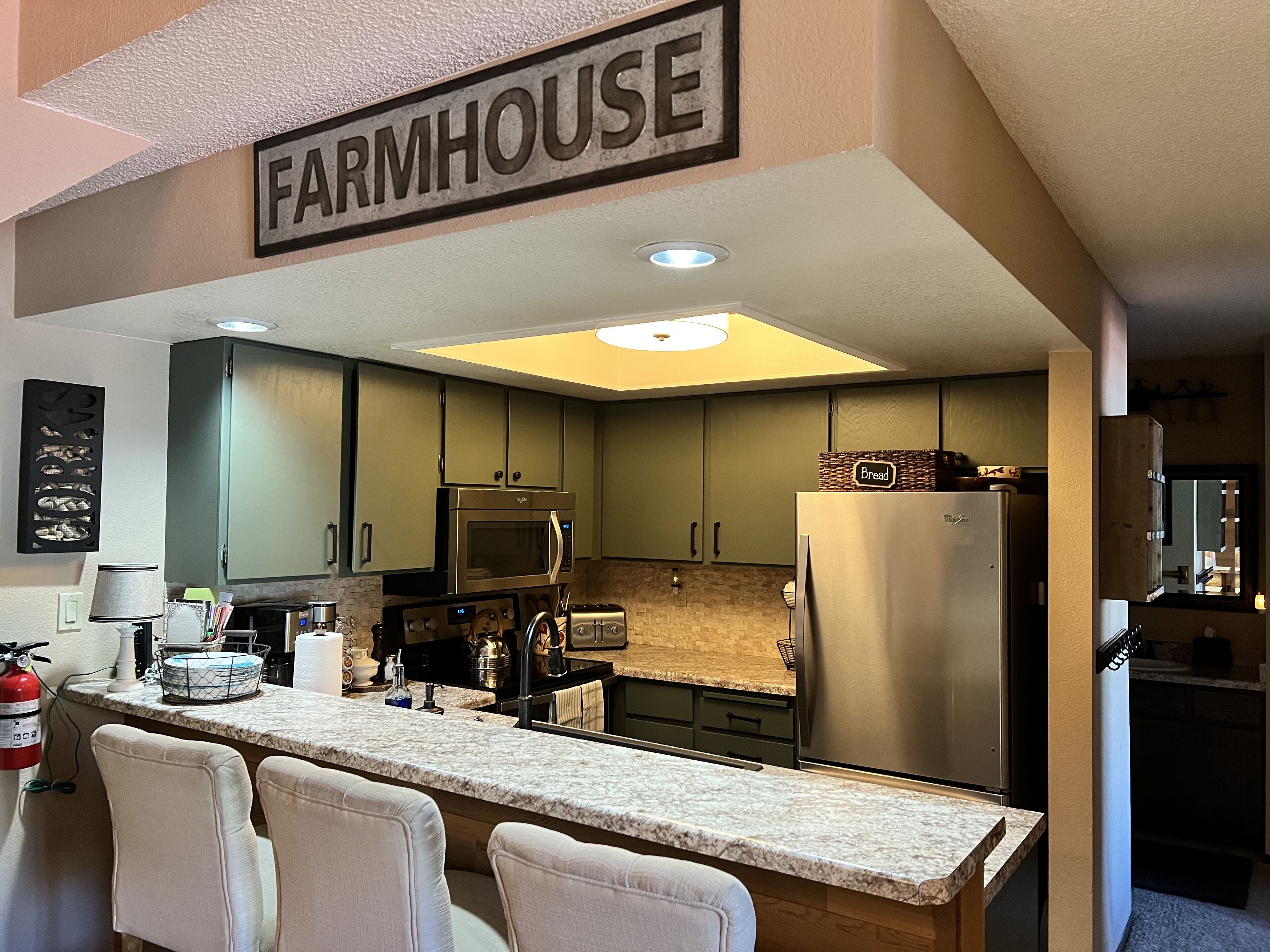 Ski-In/Ski-Out Condo! Spacious, Cozy, Convenient. Great for Couples and Families