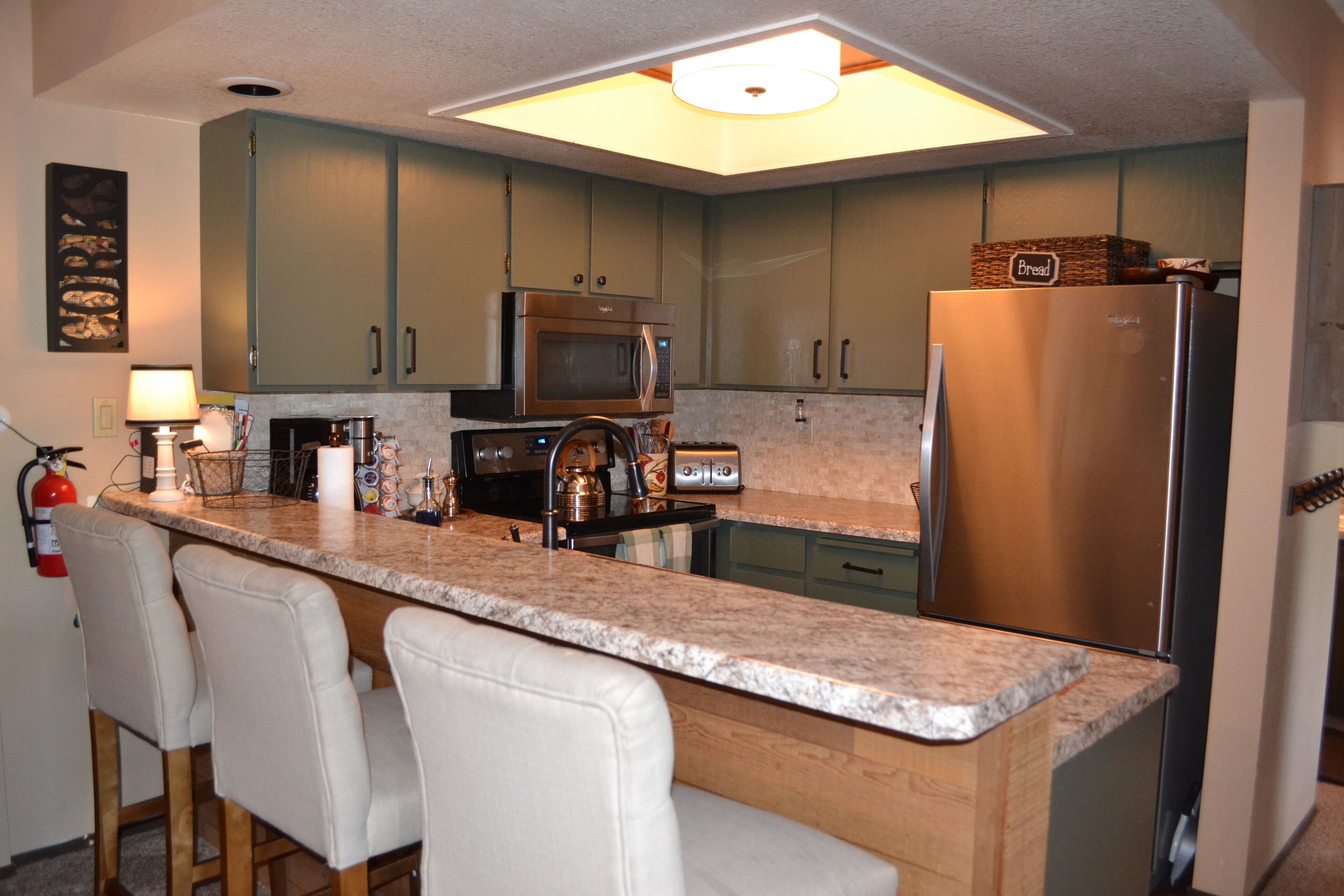 Ski-In/Ski-Out Condo! Spacious, Cozy, Convenient. Great for Couples and Families