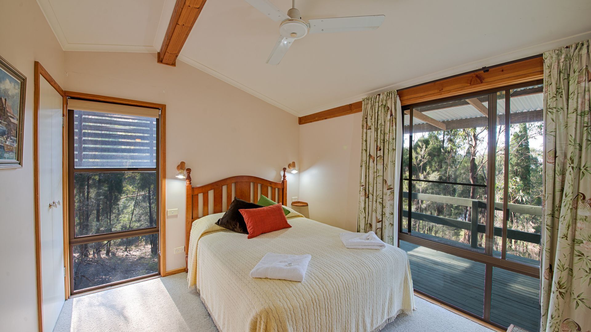 Stewart Cottage - vineyards getaway — image 3