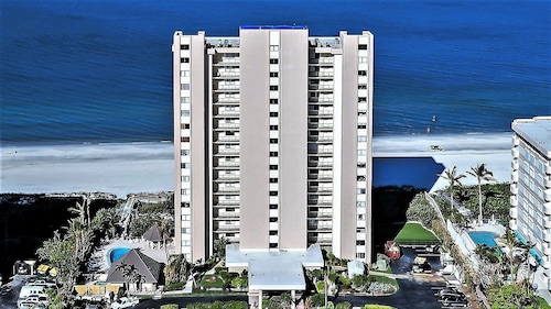 GREAT BEACH LOCATION+NEW KITCHEN+AWESOME VIEWS+JUST STEPS AWAY FROM GULF