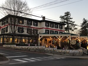 المنشأة من الخارج