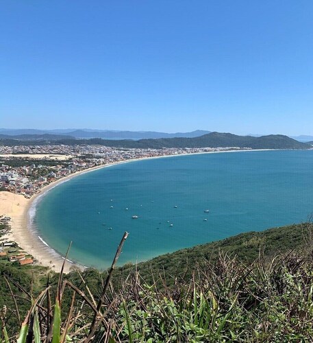 House 50 meters from the sand of Praia dos Ingleses or 5 minutes on foot.