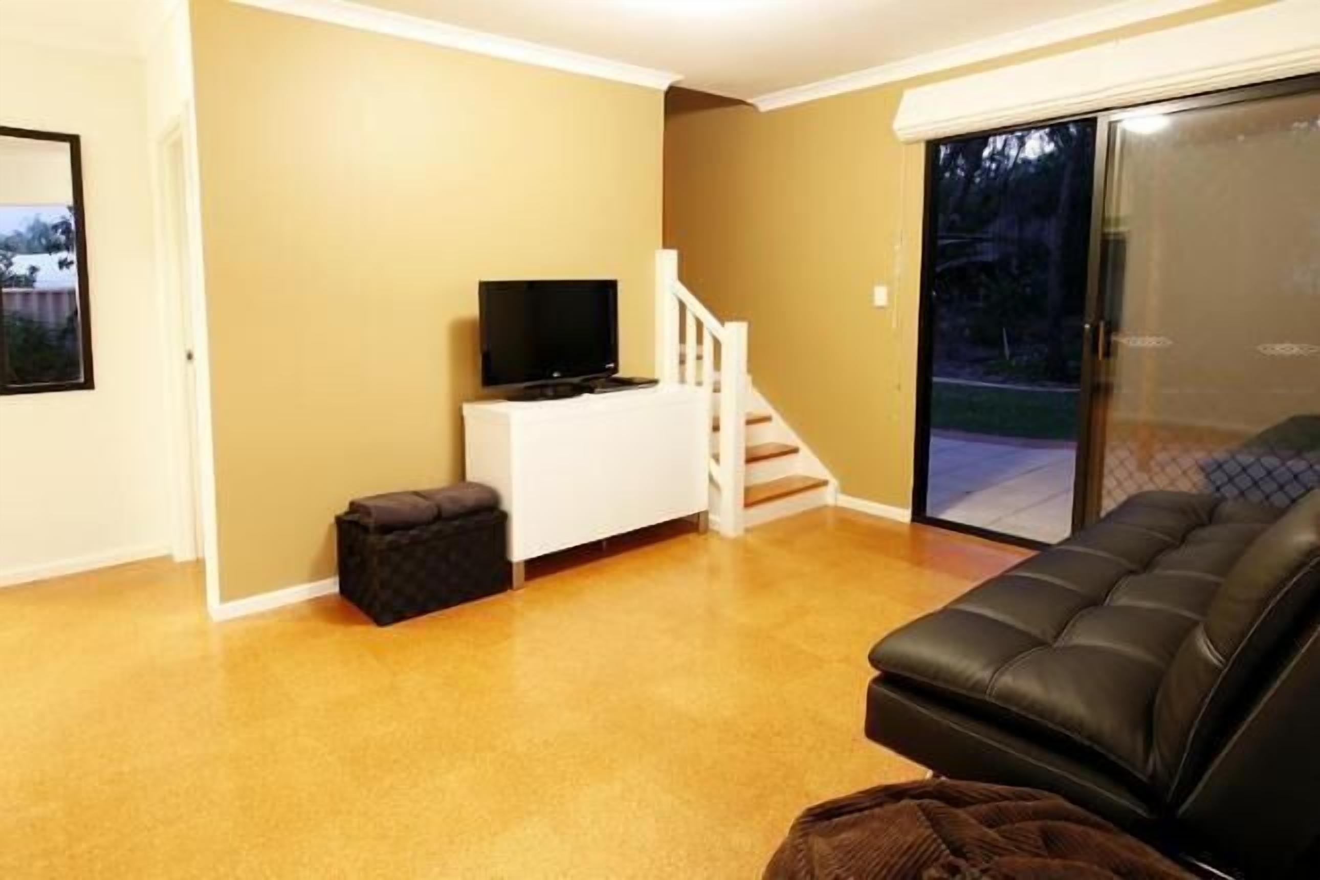 By the Bay on Everingham.....stroll to the beach (STRA6281WNRBTVLM) — image 13