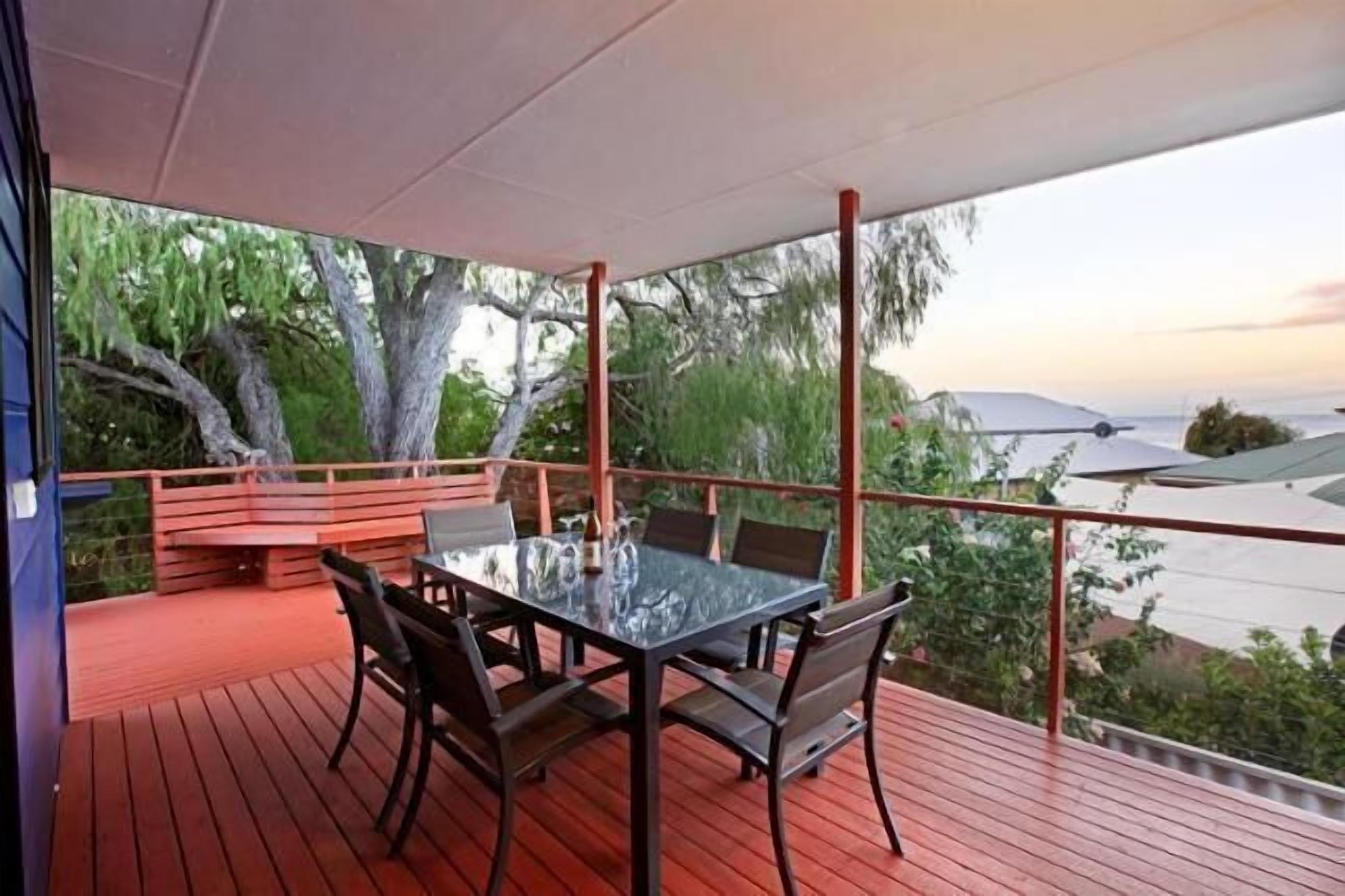 By the Bay on Everingham.....stroll to the beach (STRA6281WNRBTVLM) — image 2