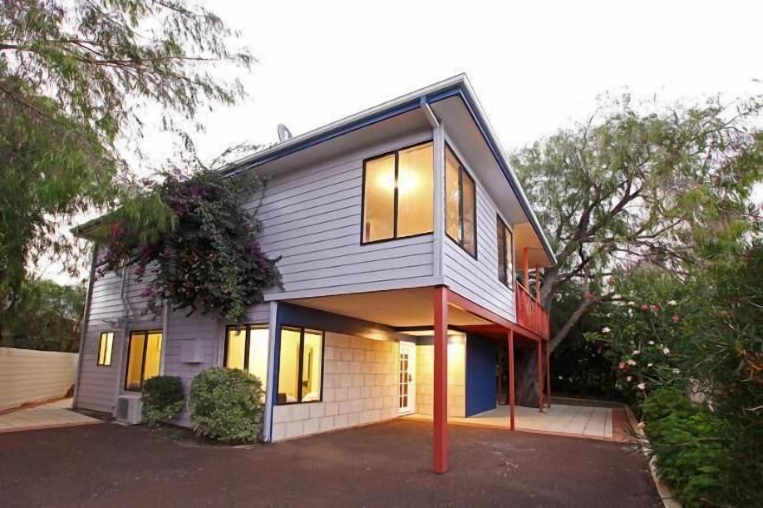 By the Bay on Everingham