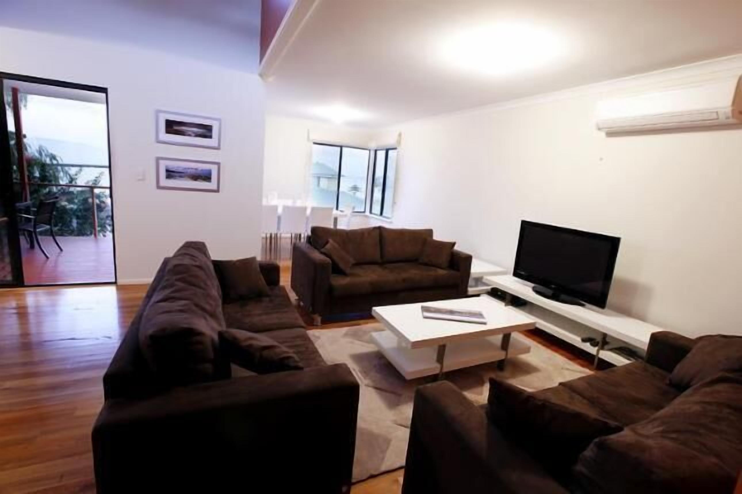 By the Bay on Everingham.....stroll to the beach (STRA6281WNRBTVLM) — image 9