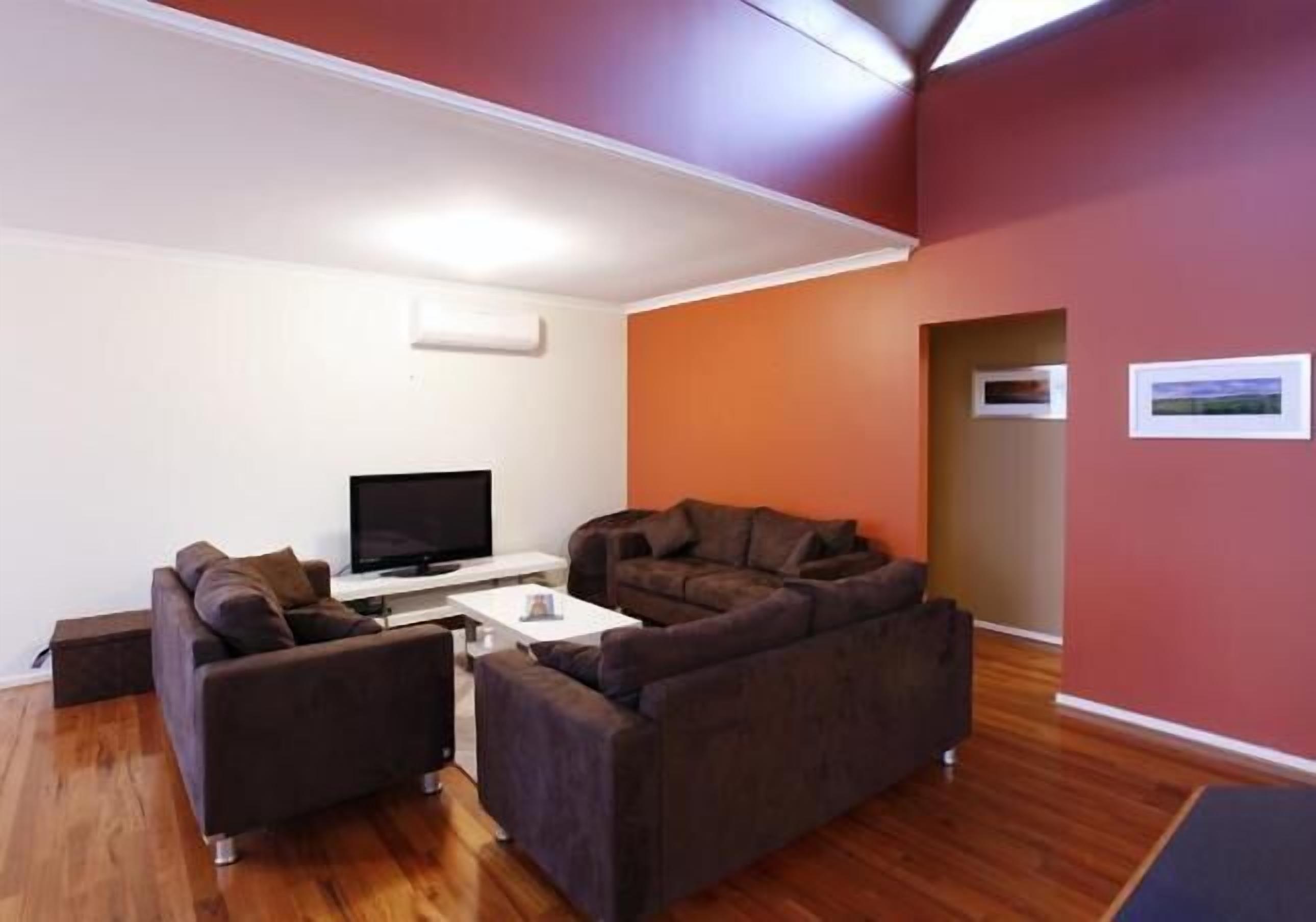 By the Bay on Everingham.....stroll to the beach (STRA6281WNRBTVLM) — image 5