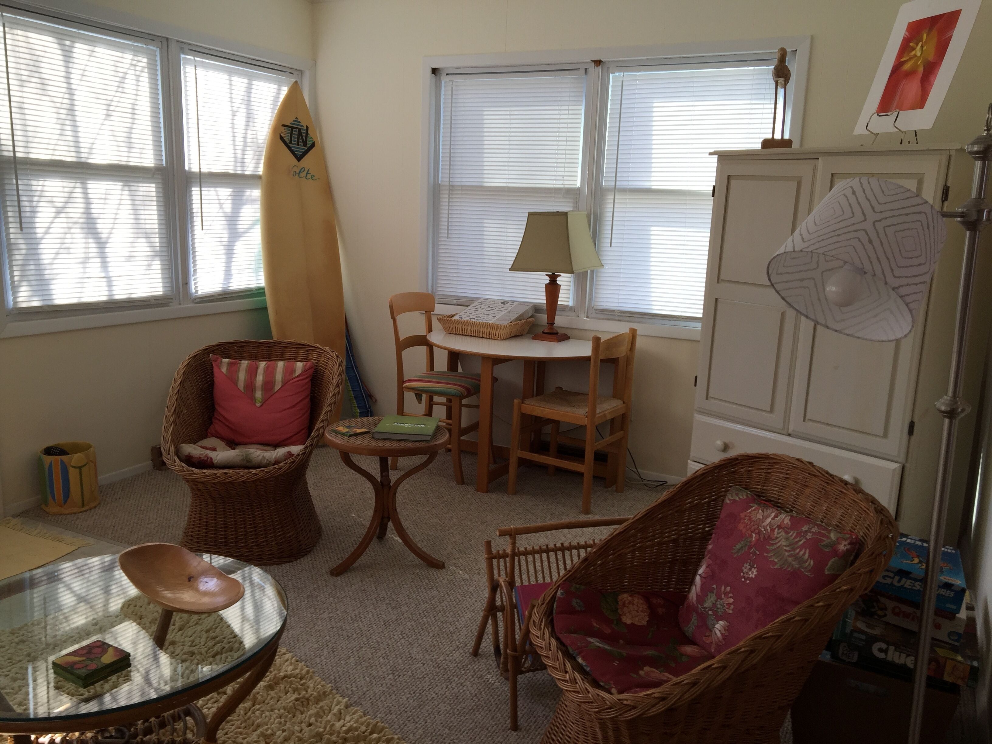 Cheerful Waterfront Cottage With Perfect Porch For Viewing