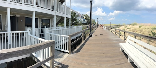 Ocean Front Bethany Breakers with Ocean View