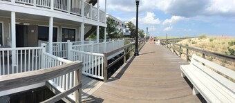 Ocean Front Bethany Breakers with Ocean View