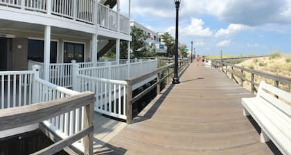 Ocean Front Bethany Breakers with Ocean View
