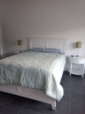 3 bedrooms, WiFi, bed sheets, wheelchair access