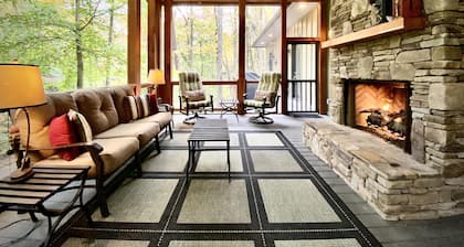 "Watia Creekside" Luxury/Hot Tub/2 FP's-Lake/Wi-Fi