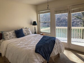 4 habitaciones, tabla de planchar con plancha, wifi y ropa de cama