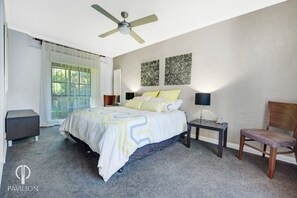 4 bedrooms, iron/ironing board, free WiFi, bed sheets - Beach House on Marlin (Ocean Grove)