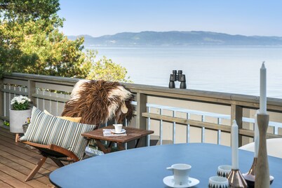 House by the sea with amazing view!