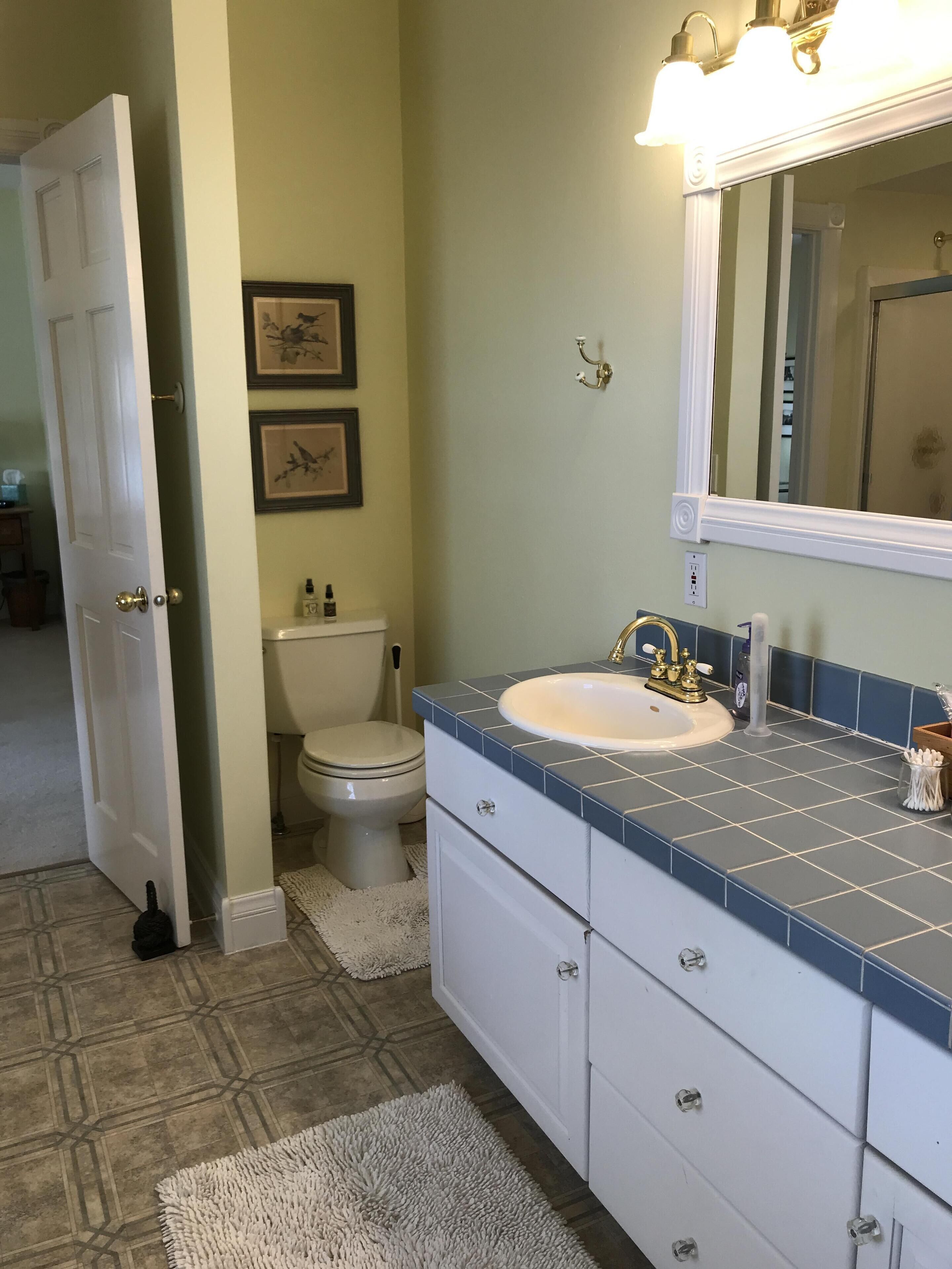 Perfect Family Getaway - Sandy Beach, 22 Ft. Pontoon, Water Trampoline and More!