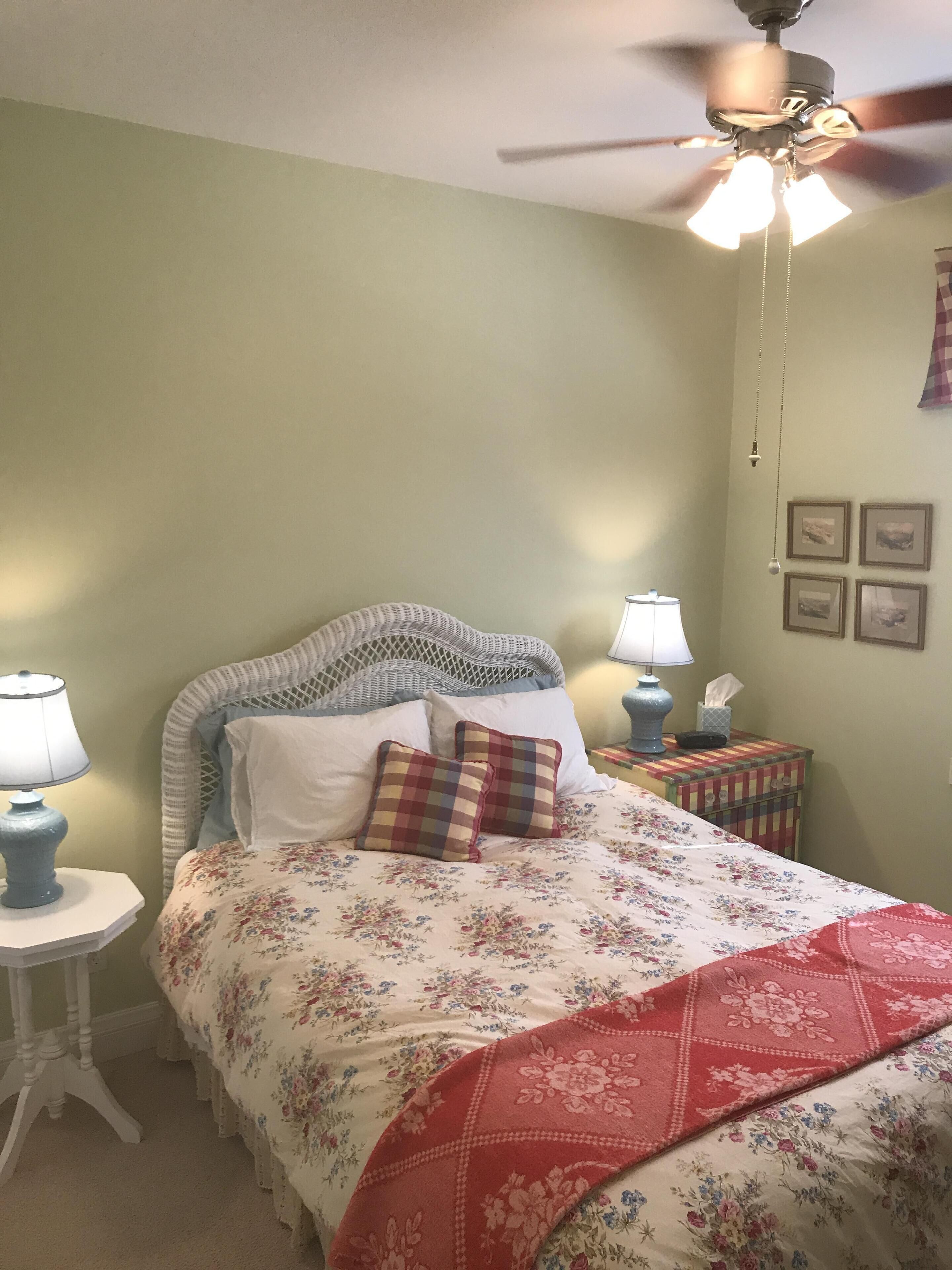 Perfect Family Getaway - Sandy Beach, 22 Ft. Pontoon, Water Trampoline and More!