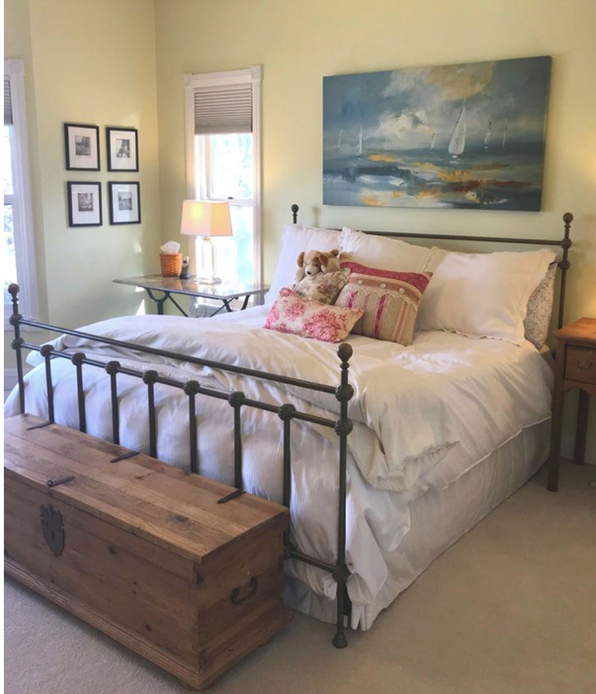 6 間睡房、書桌、熨斗/熨衫板、可攜式嬰兒床