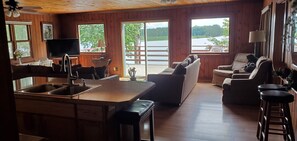 Smart TV, DVD player